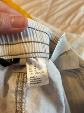 Women’s Light Gray Cargo Pants sz 18